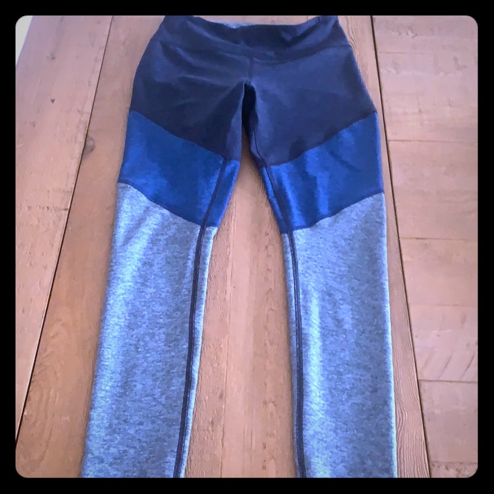 Outdoor Voices size small leggings